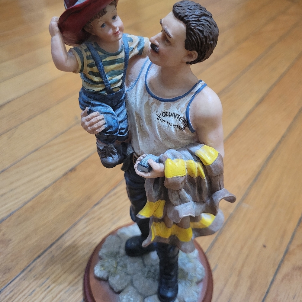 "Volunteer" figurine